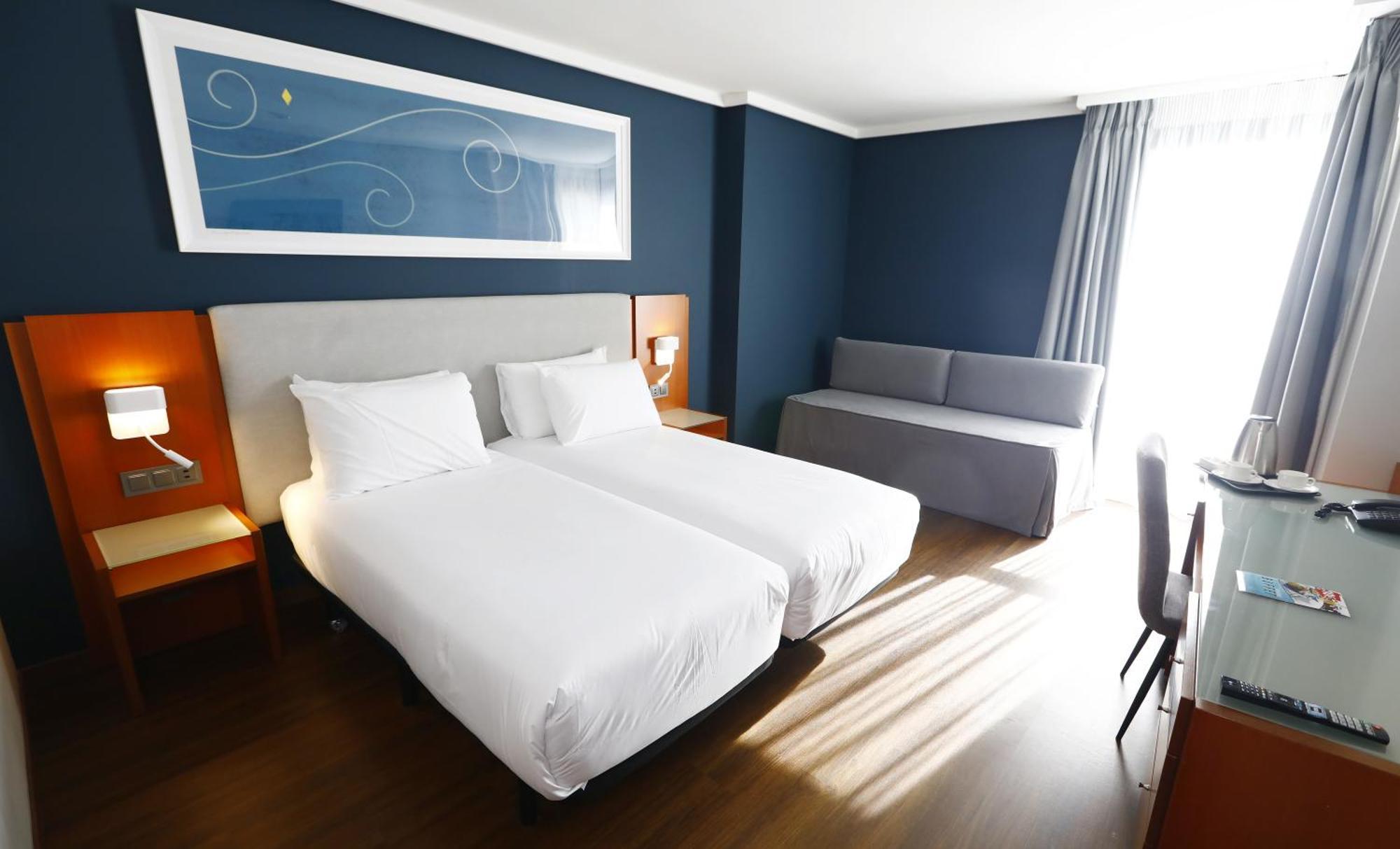 Travelodge Madrid Coslada Aeropuerto Buitenkant foto