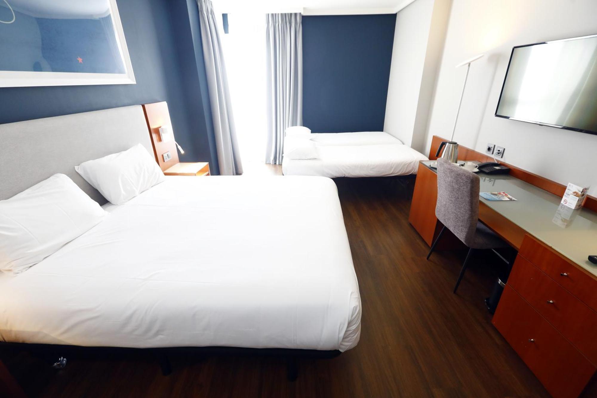 Travelodge Madrid Coslada Aeropuerto Buitenkant foto