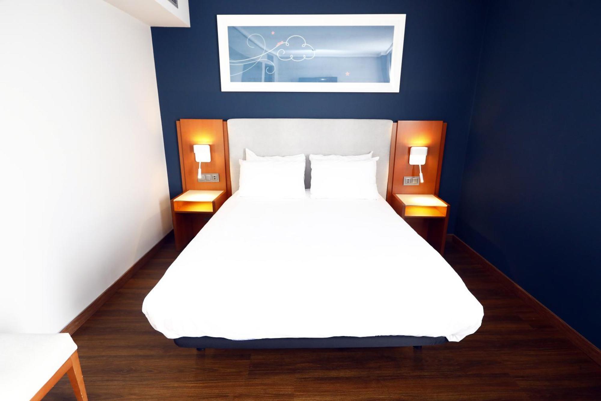 Travelodge Madrid Coslada Aeropuerto Buitenkant foto